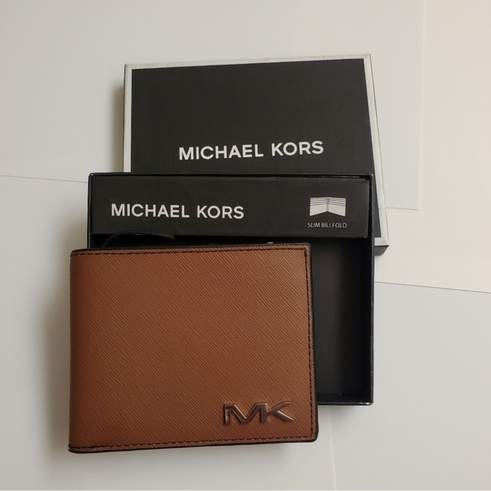 New in box Michael Kors real leather mens tan wallet Firm Price